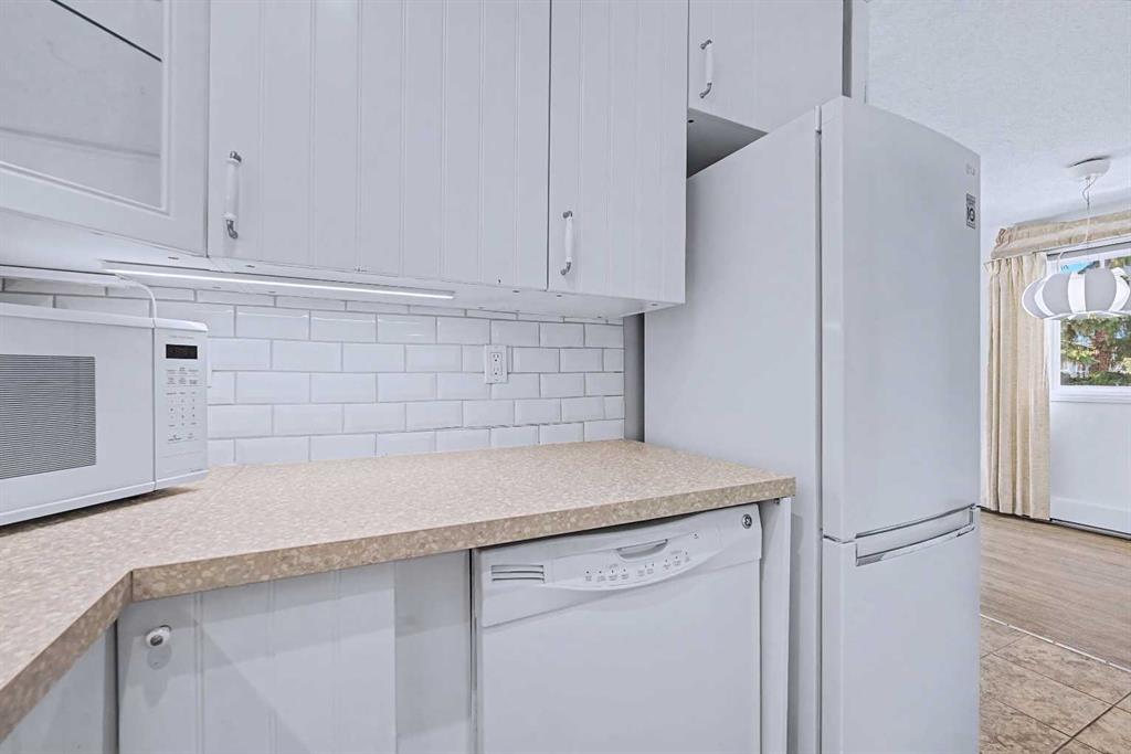 Picture for 402C, 5601 Dalton Drive NW