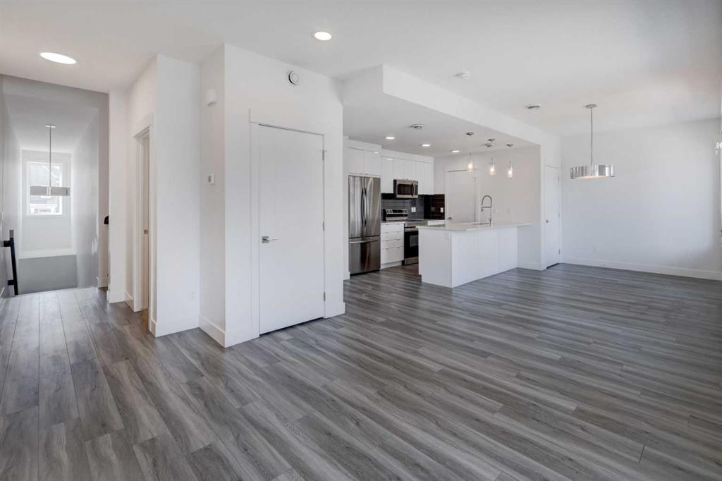 Picture for 804, 10060 46 Street NE