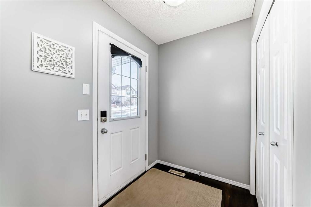 Picture for 71 covepark Rise NE