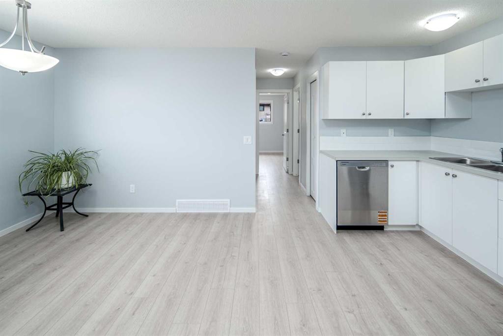 Picture for 47 Bermuda Way NW