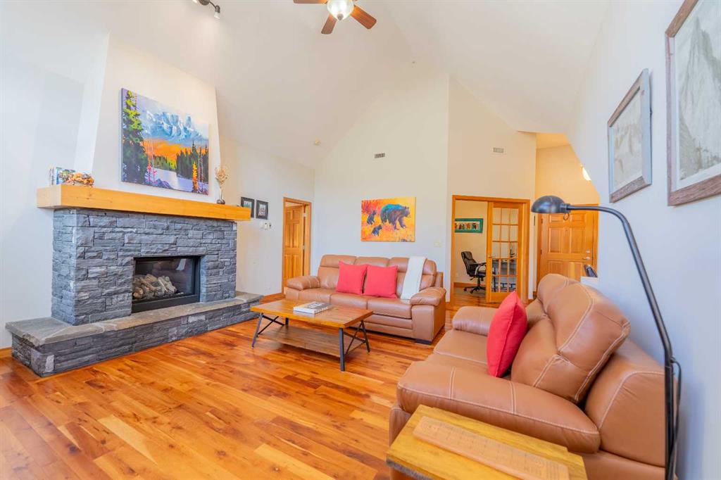 Picture for 302, 801 Benchlands Trail 