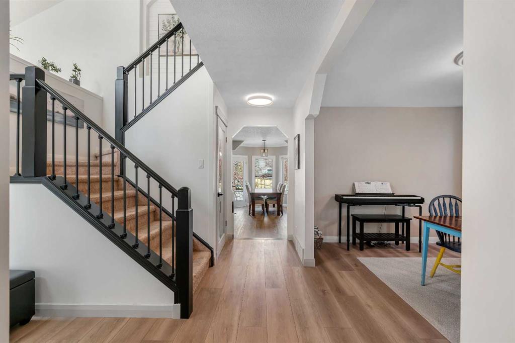Picture for 941 Riverview Place SE
