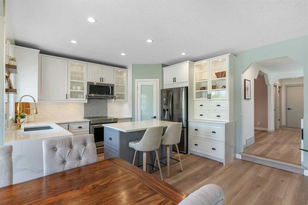 Picture for 941 Riverview Place SE