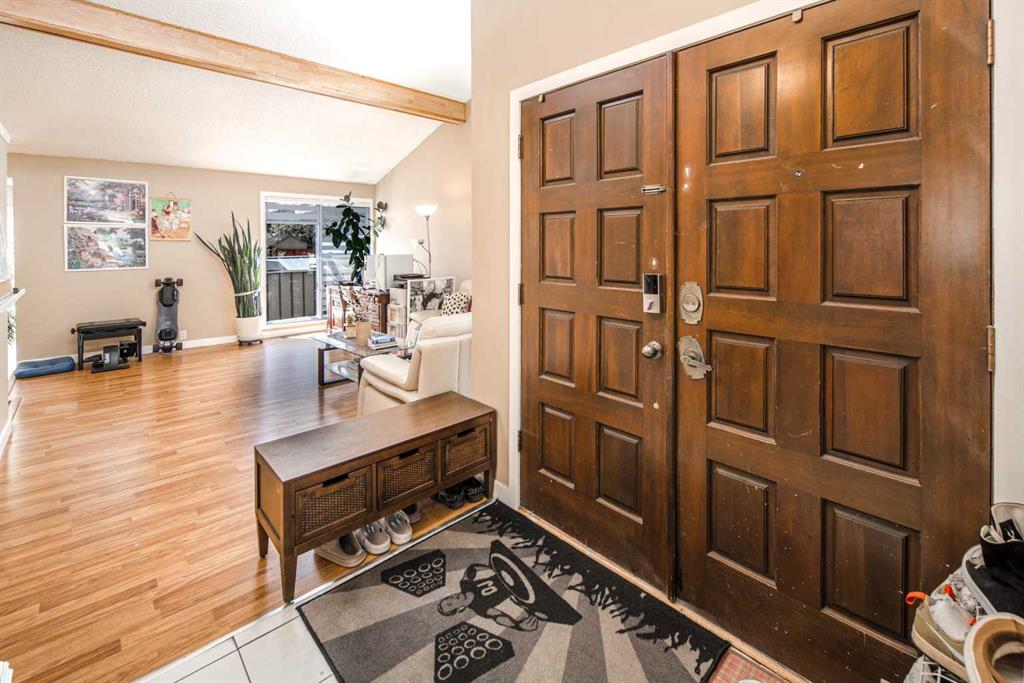 Picture for 180 Woodglen Way SW