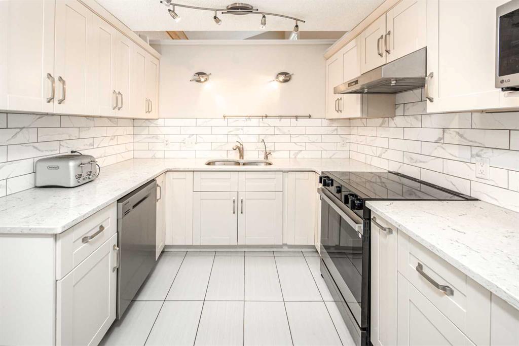 Picture for 180 Woodglen Way SW