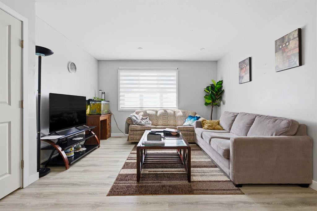 Picture for 7002 50 Avenue 