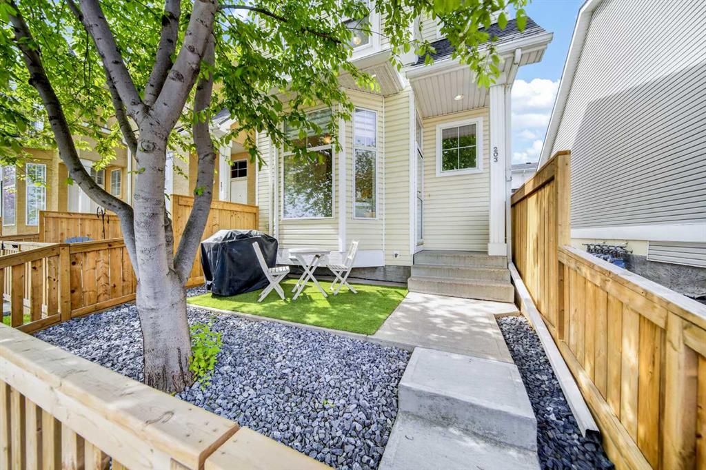 Picture for 203 McKenzie Towne Gate SE