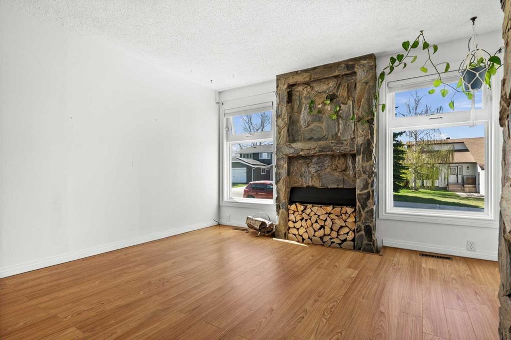 Picture for 96 Jensen Crescent NE