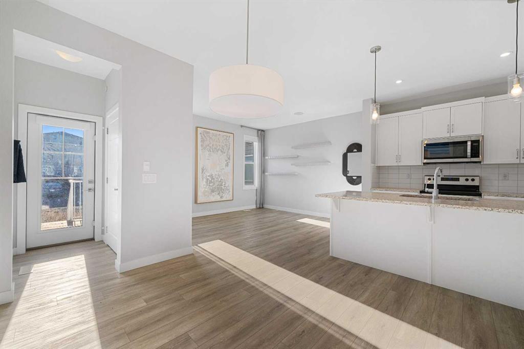 Picture for 129 Hotchkiss Way SE https://www.cirrealty.ca/reb/creb/44/A2263344_18.jpg
