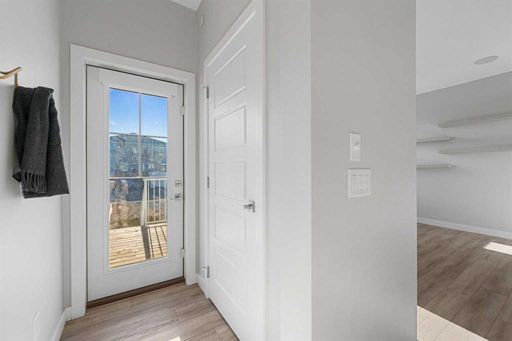 Picture for 129 Hotchkiss Way SE https://www.cirrealty.ca/reb/creb/44/A2263344_19.jpg
