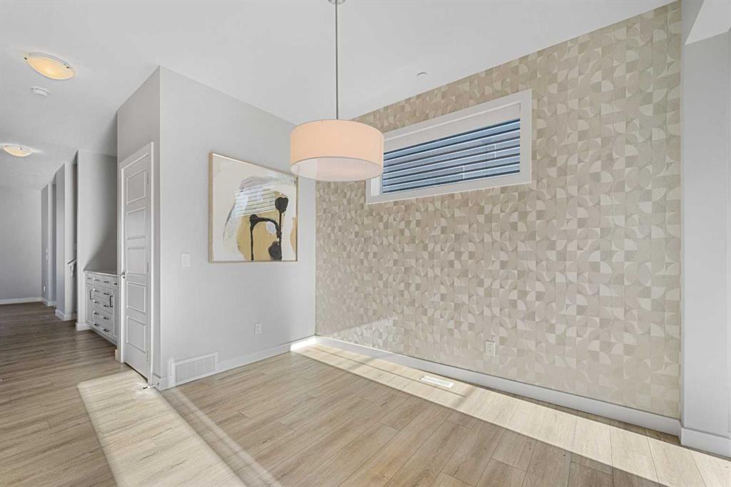 Picture for 129 Hotchkiss Way SE https://www.cirrealty.ca/reb/creb/44/A2263344_23.jpg