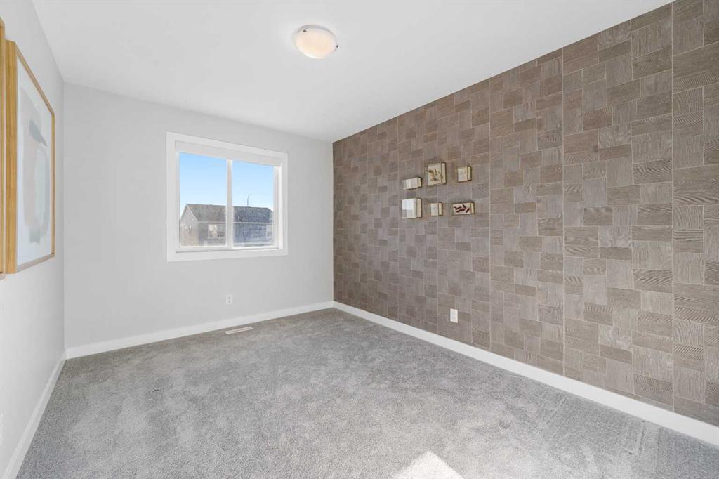 Picture for 129 Hotchkiss Way SE https://www.cirrealty.ca/reb/creb/44/A2263344_35.jpg