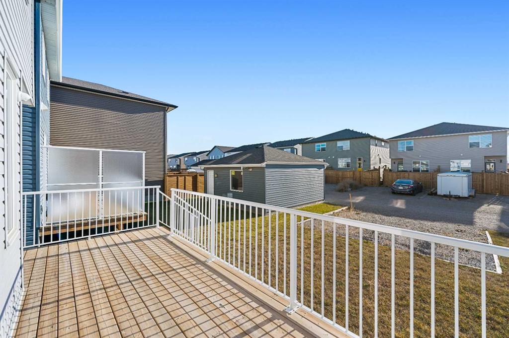 Picture for 129 Hotchkiss Way SE https://www.cirrealty.ca/reb/creb/44/A2263344_45.jpg