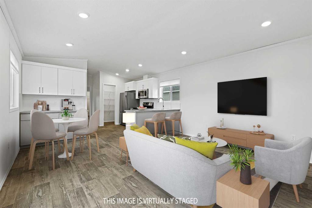 Picture for 5, 6220 17 Avenue SE