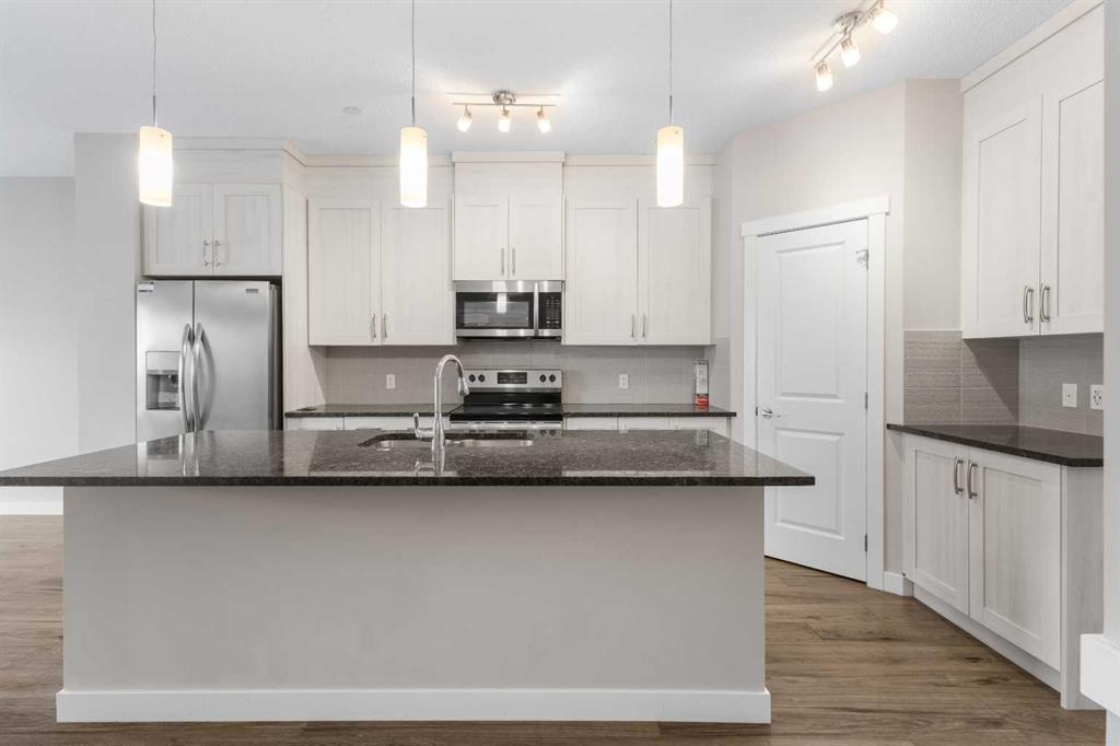 Picture for 13 Howse Row NE