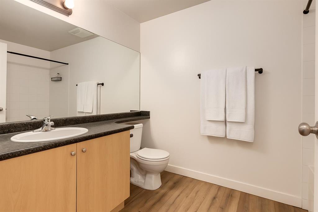 Picture for 1615, 1053 10 Street SW