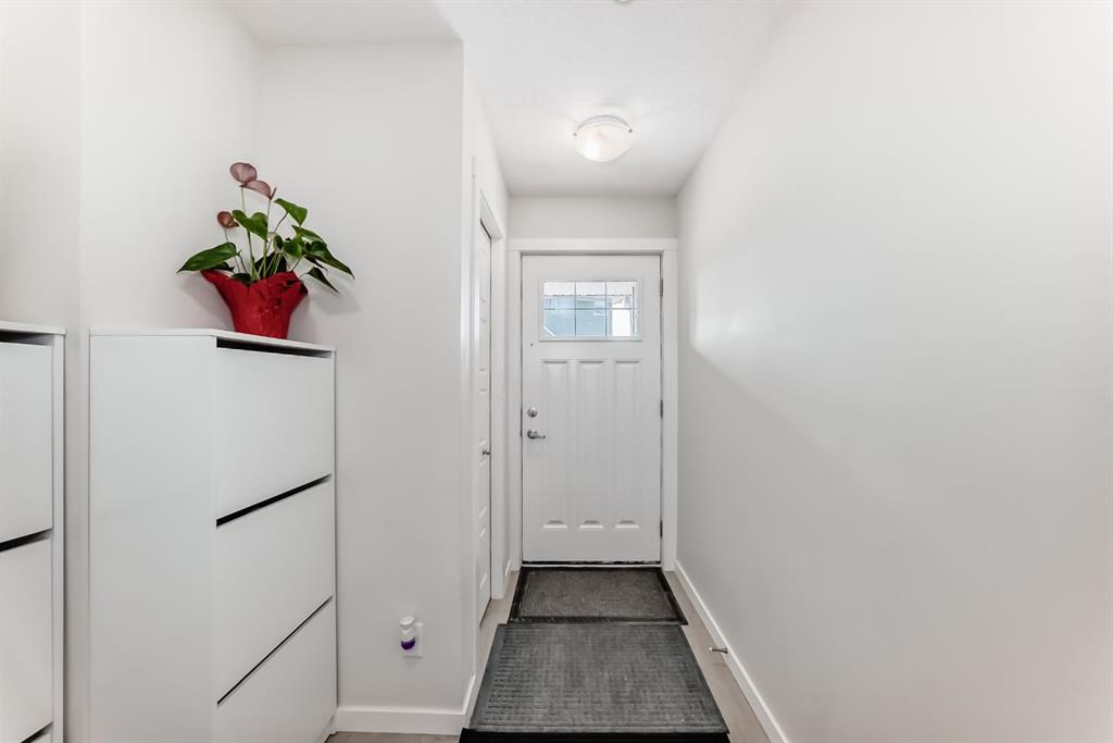 Picture for 206 Cranbrook Square SE