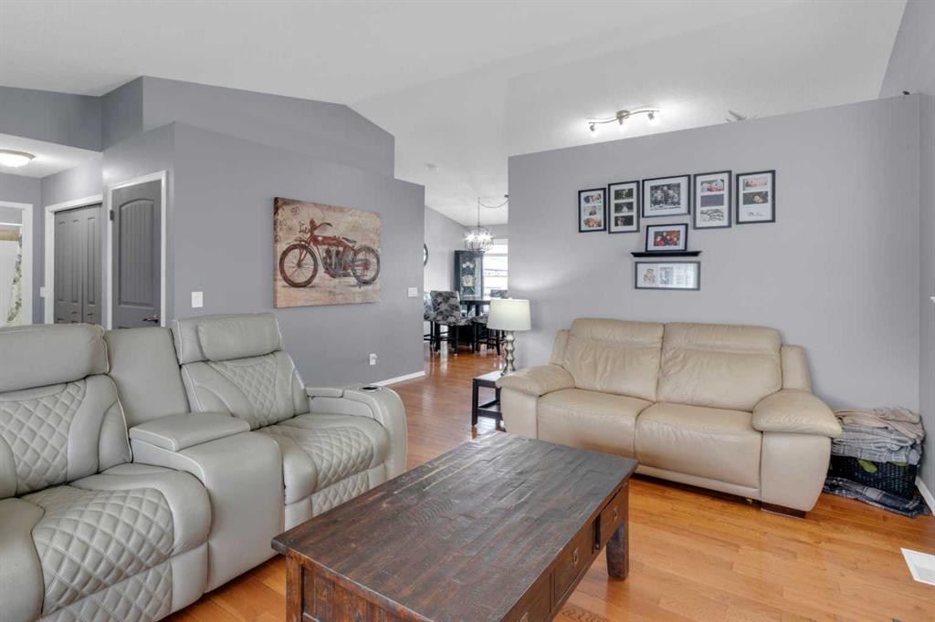 Picture for 230 Aspen Creek Crescent 