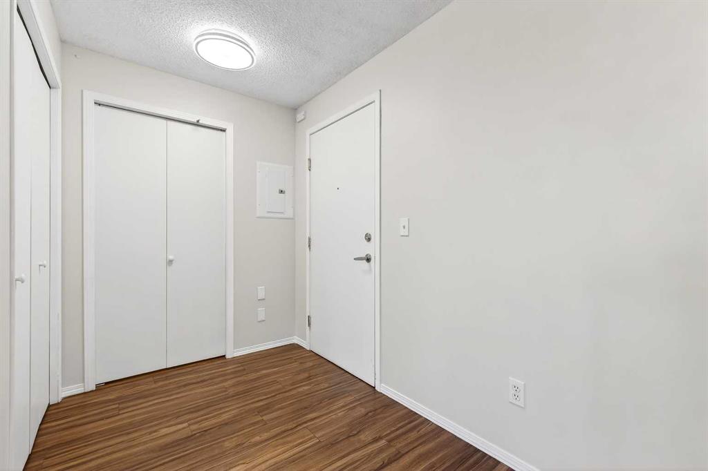 Picture for 224, 1717 60 Street SE