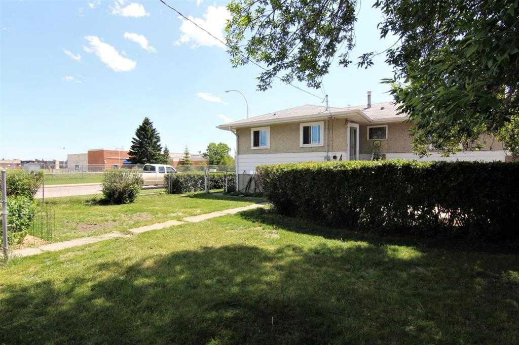 Picture for 7504 39 Avenue NW