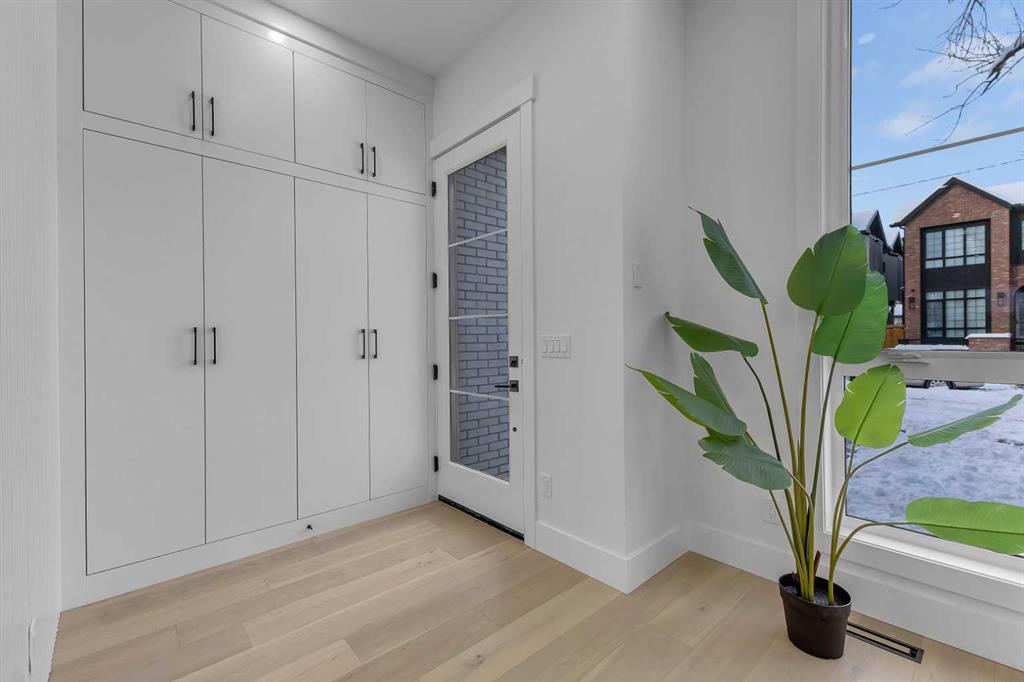 Picture for 629 21 Avenue NW