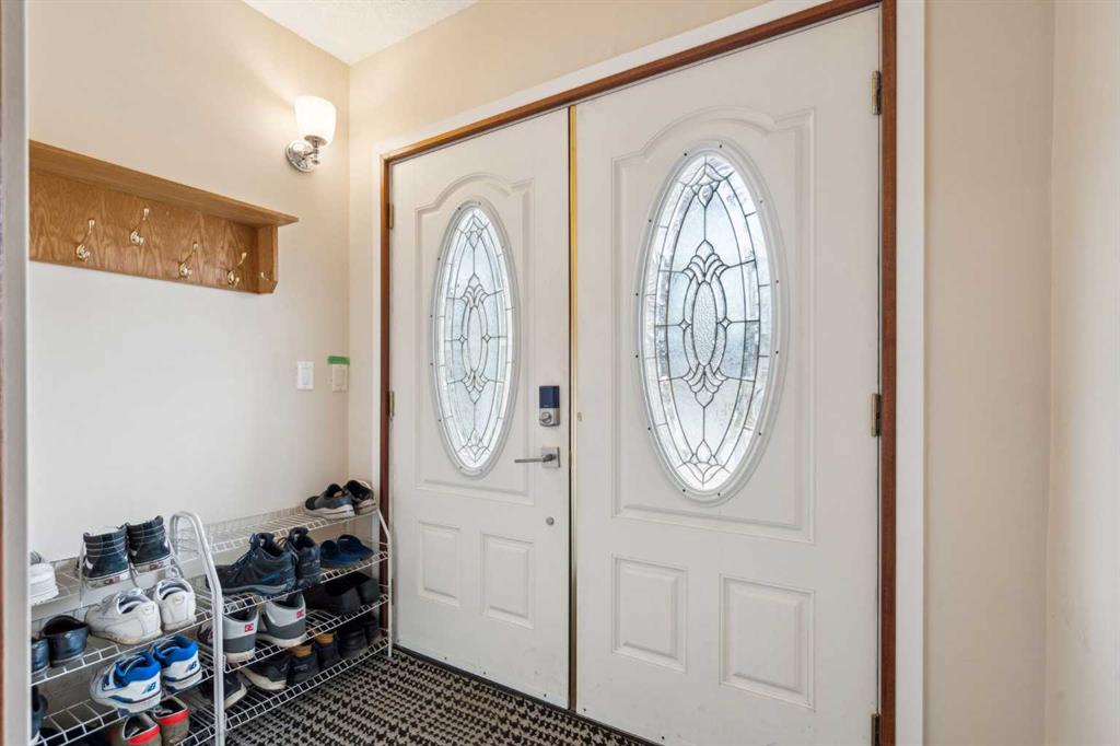 Picture for 475 27 Avenue NW