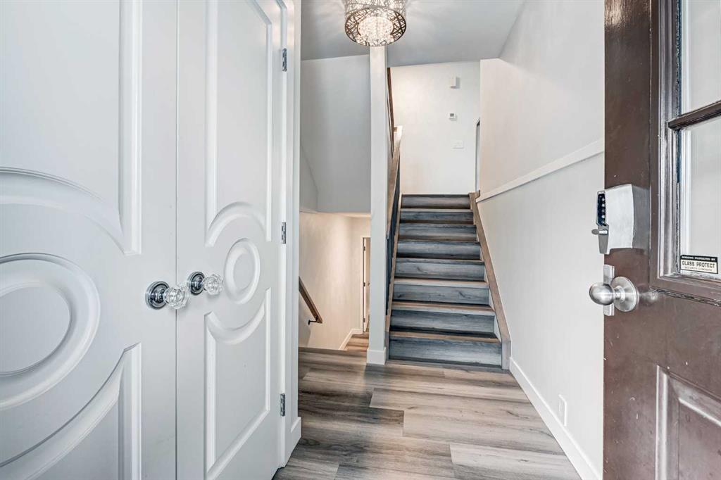 Picture for 43, 5019 46 Avenue SW