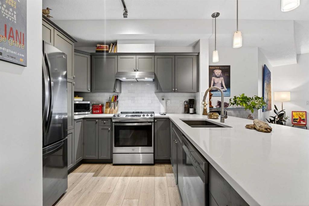 Picture for 313, 1408 17 Street SE