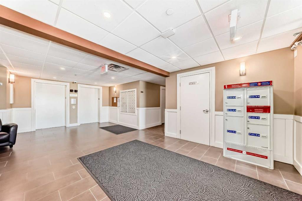 Picture for 210, 1005A Westmount Drive 