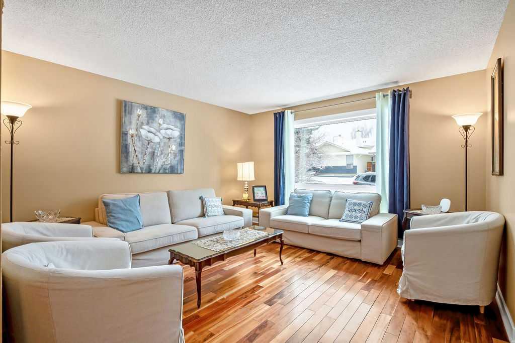 Picture for 40 Woodglen Grove SW