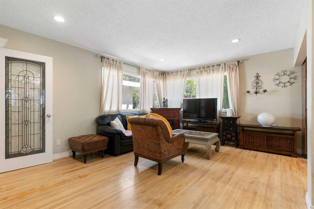 Picture for 87 Hillgrove Drive SW