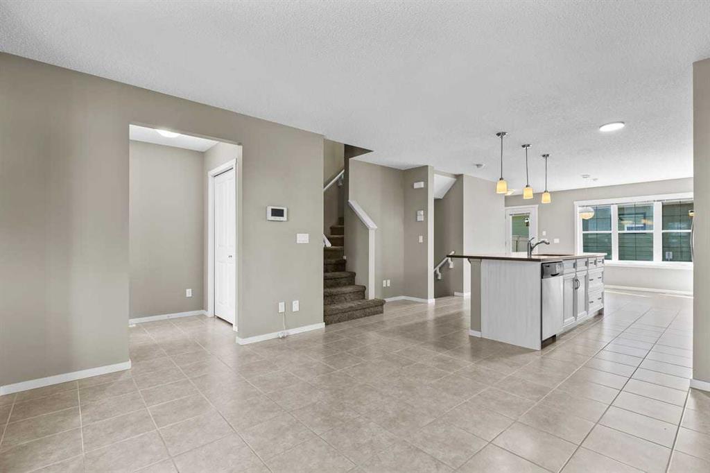 Picture for 150 Mahogany Boulevard SE