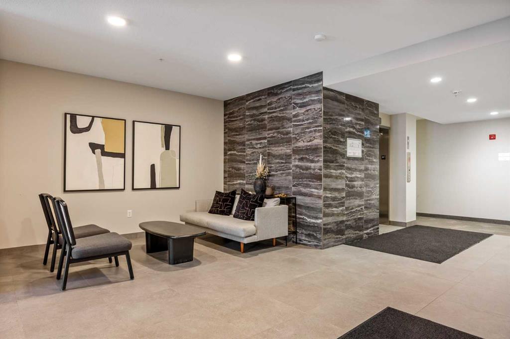 Picture for 101, 200 Shawnee Square SW