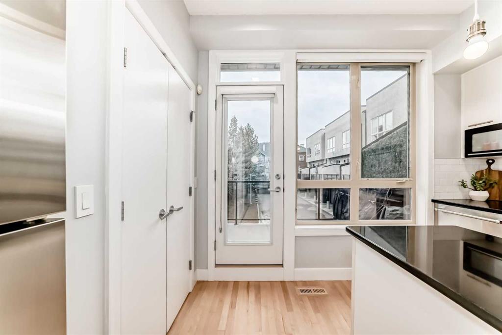 Picture for 1606 36 Avenue SW