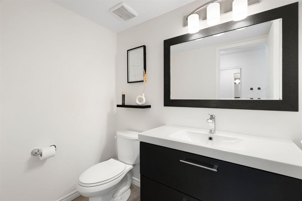 Picture for 48 Midpark Gardens SE