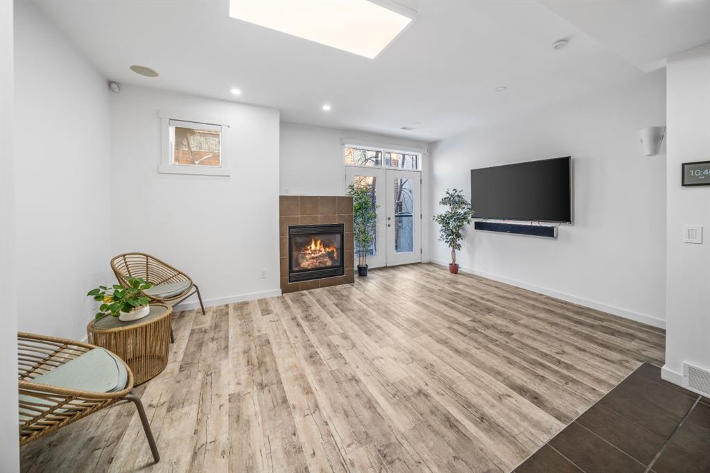 Picture for 156 9 Street NE