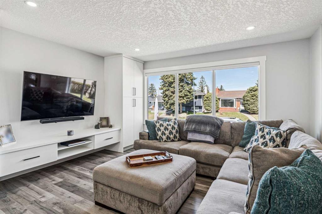 Picture for 2219 Munro Drive NE
