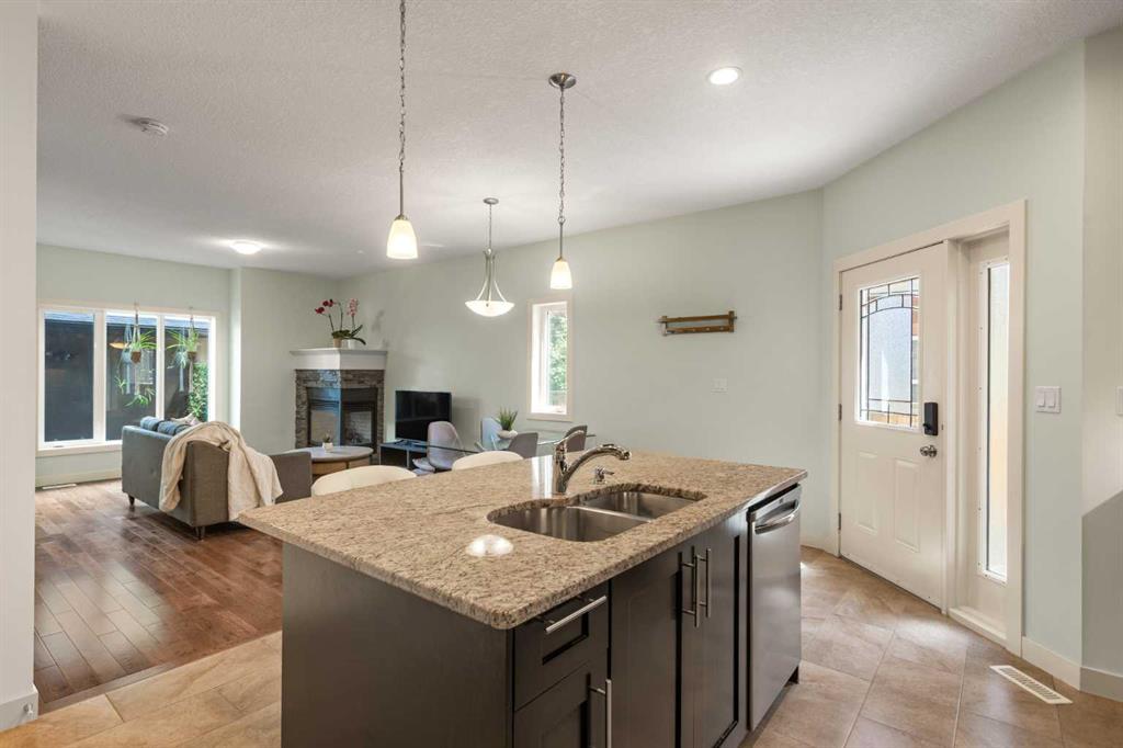 Picture for 2, 6110 Bowness Road NW
