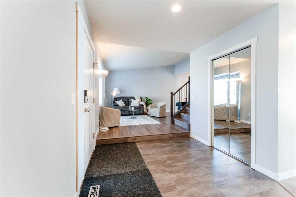 Picture for 145 Hawkdale Circle NW