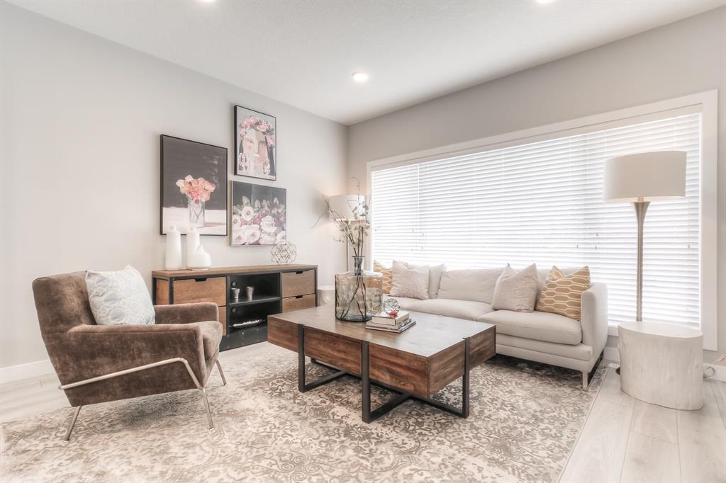 Picture for 46 Rangeview Path SE