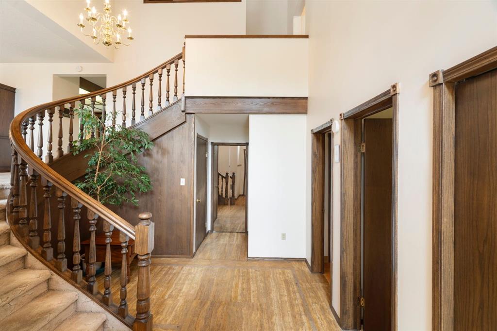 Picture for 39 Bearspaw Ridge Crescent 