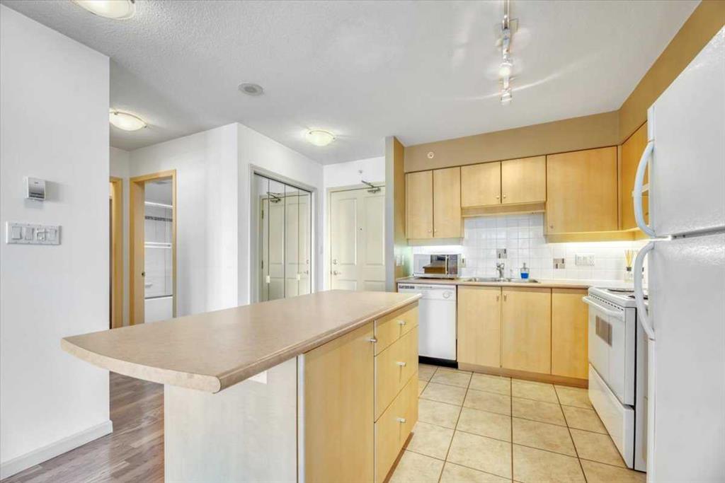 Picture for 804, 650 10 Street SW