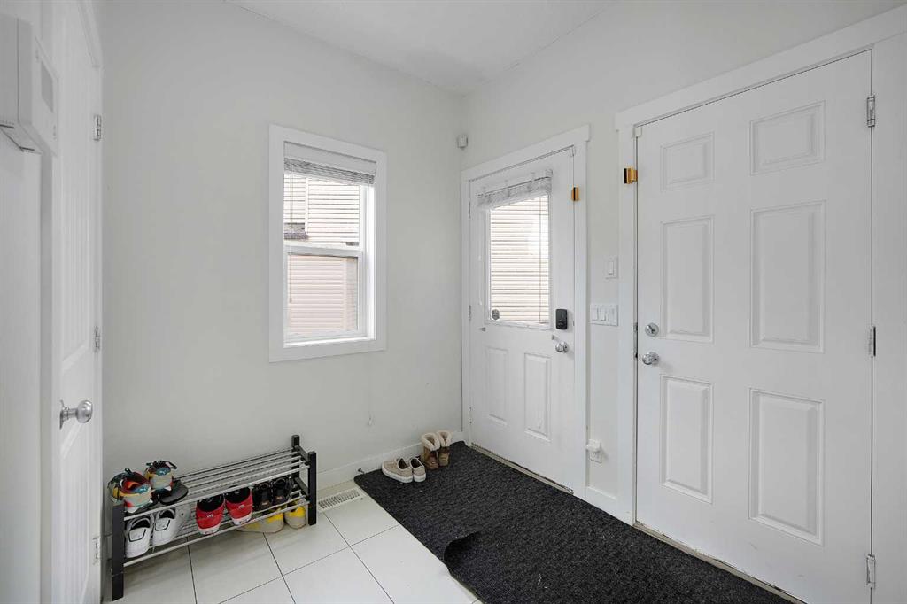 Picture for 129 Covecreek Bay NE