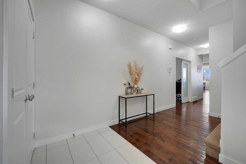 Picture for 129 Covecreek Bay NE