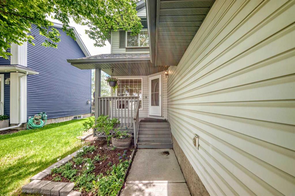 Picture for 27 Covette Green NE