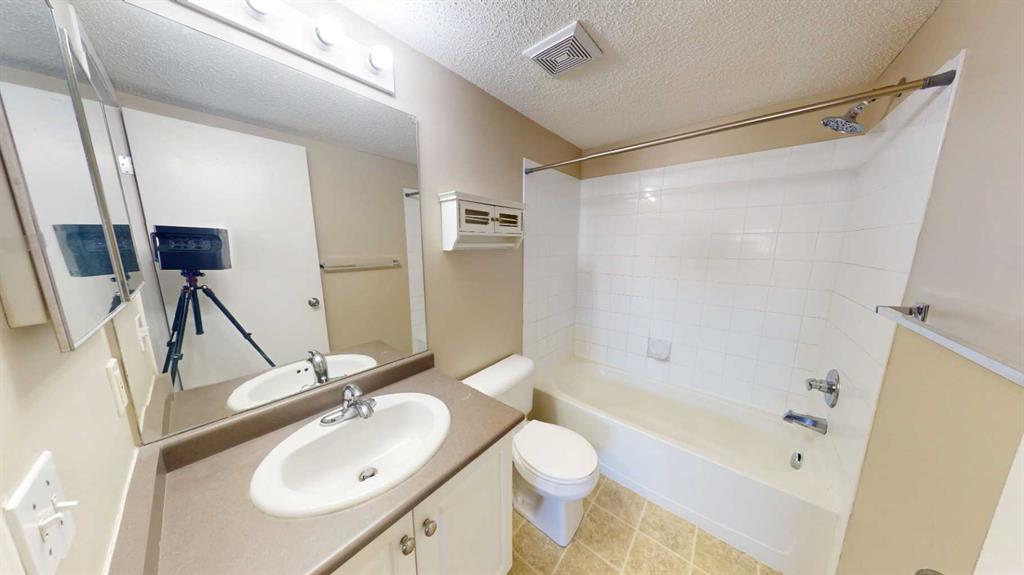 Picture for 1214, 4975 130 Avenue SE