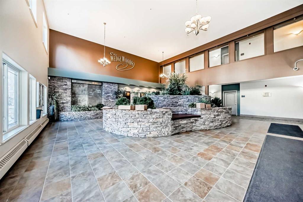 Picture for 213, 10 DISCOVERY RIDGE Close SW