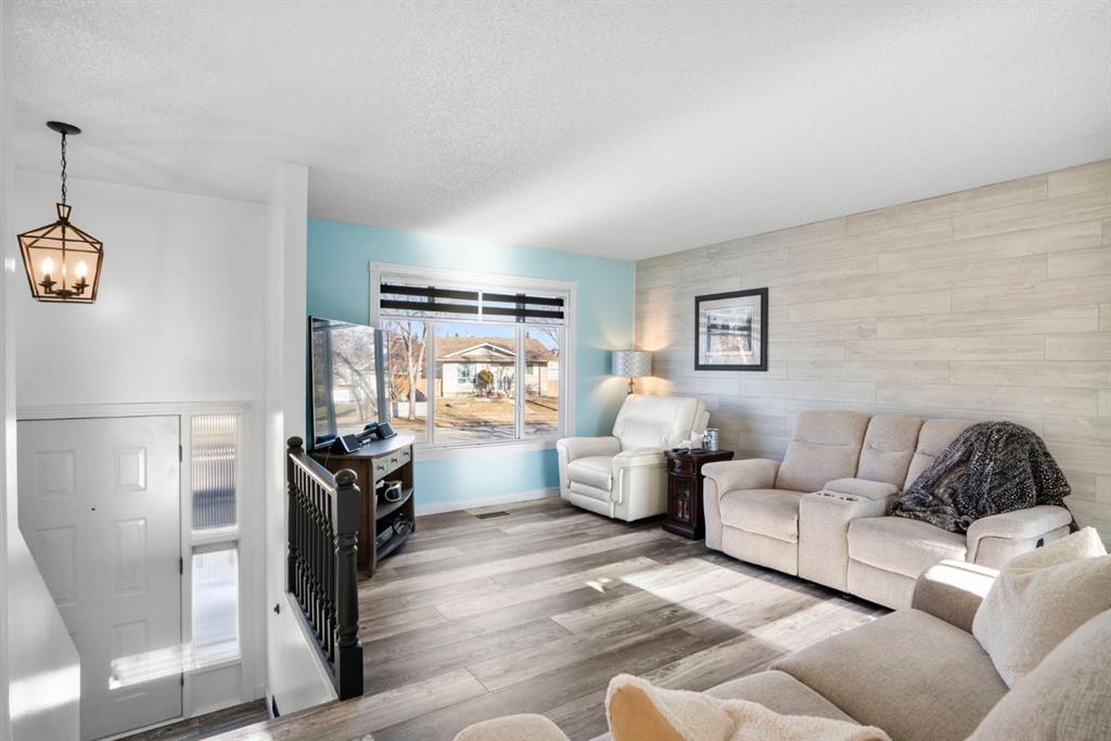 Picture for 43 Applewood Drive SE