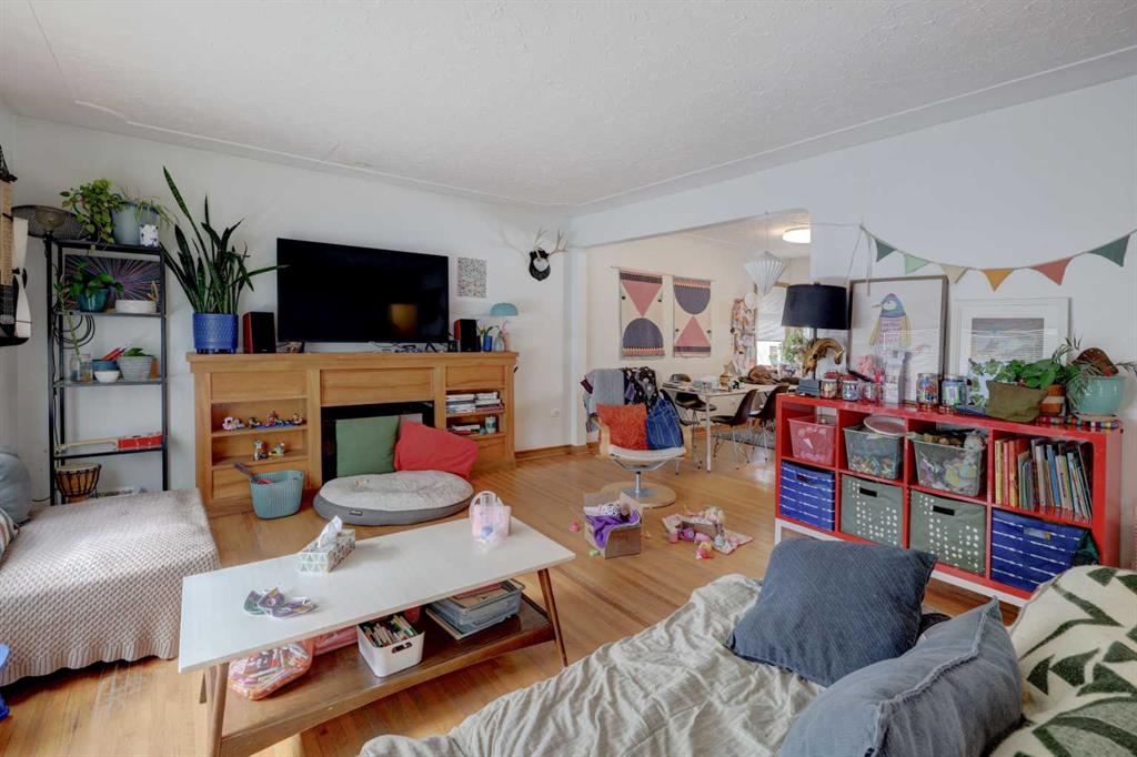 Picture for 636 17 Avenue NE