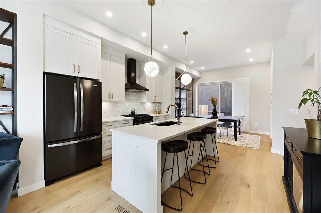 Picture for 4929 20 Street SW